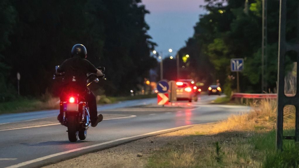 Közokirat-hamisítás miatt vették elő a román motorost