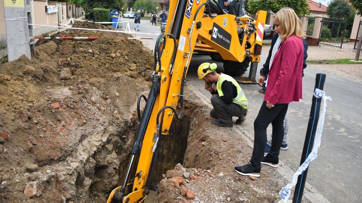 Jól haladnak a munkálatok Debrecen két utcájában