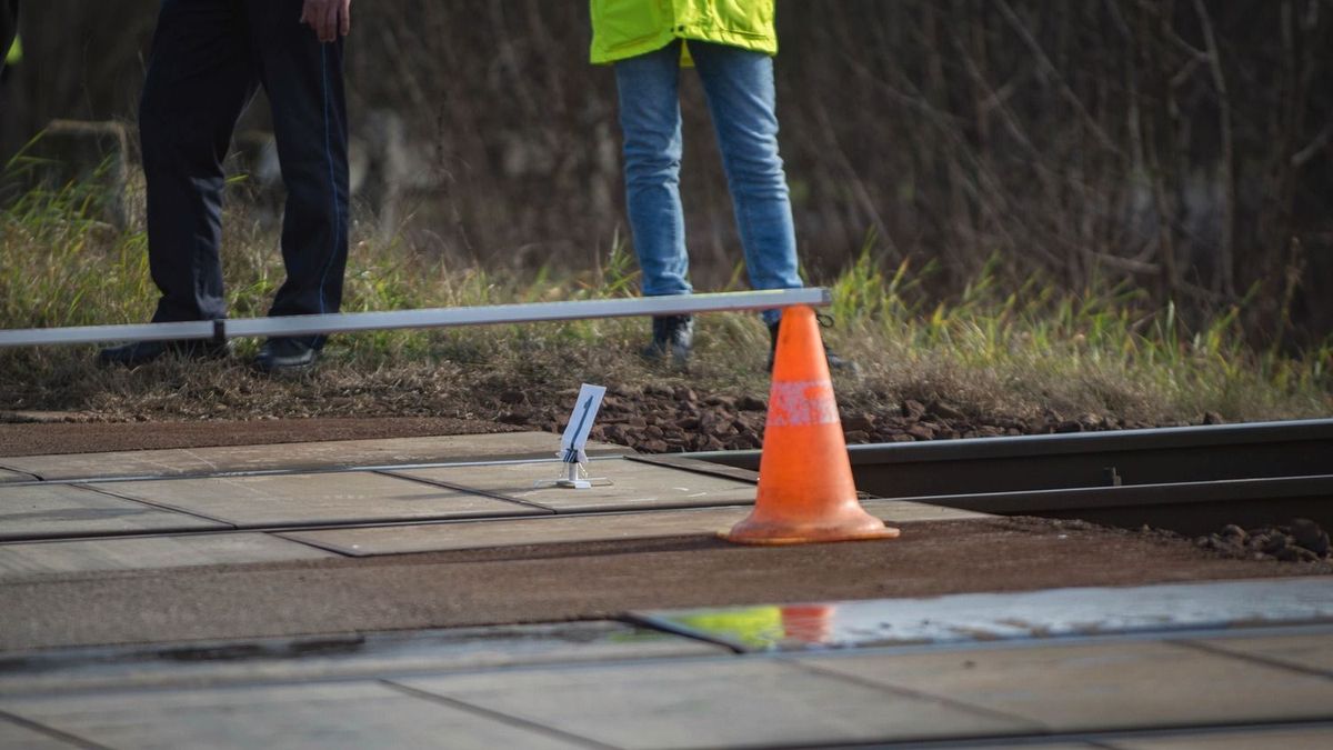 A bocskaikerti vasútállomás közelében kellett megállnia a Debrecen felé közlekedő vonatnak