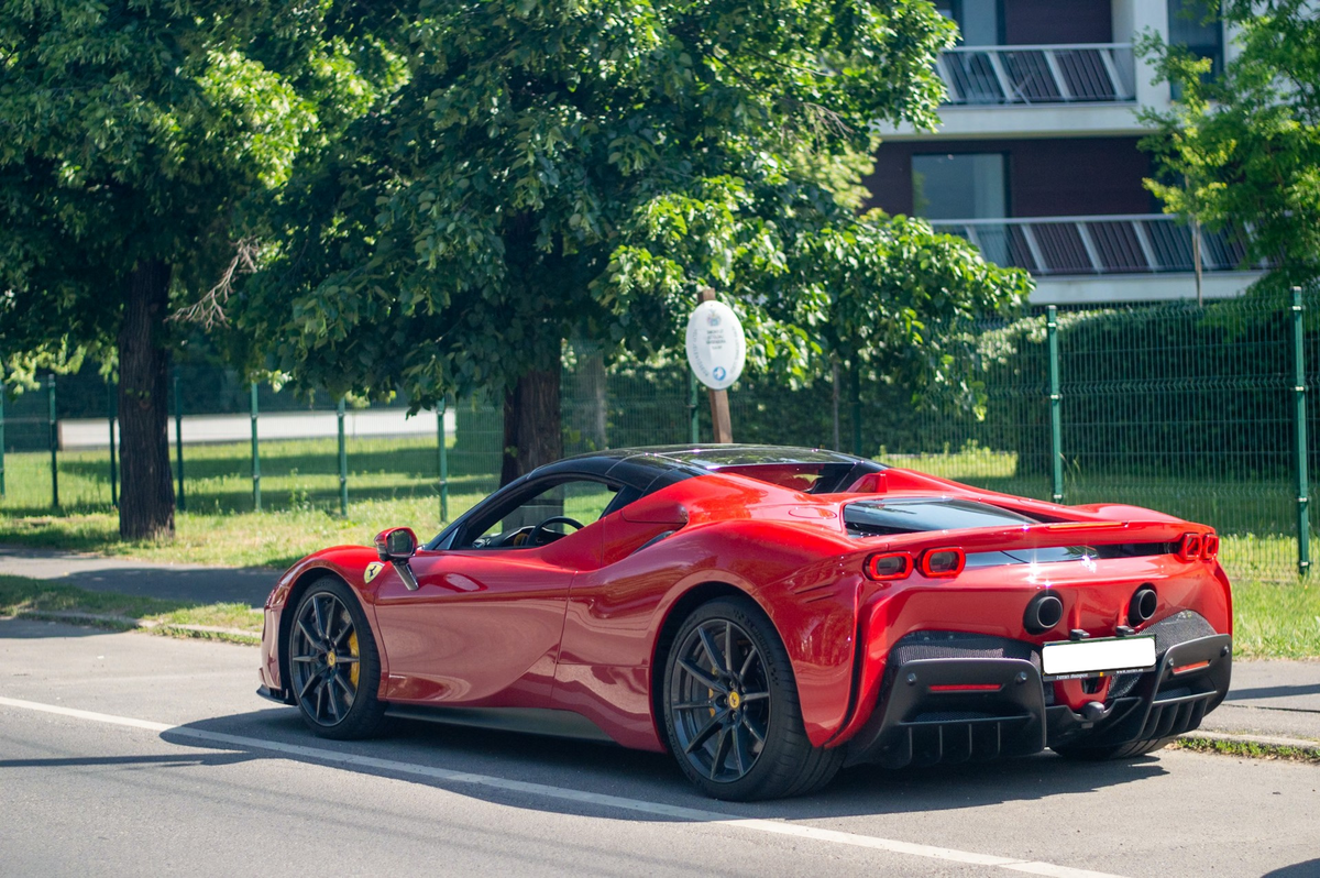 LaFerrari, luxusautó, Debrecen, Haon