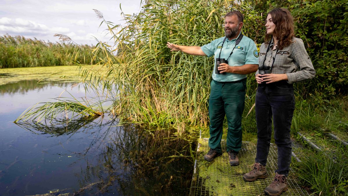 Az Ifjú Kócsagőr Program idei győztese végül szoros versenyben Szabados Anna lett, akit Szilágyi Attila, a Hortobágyi Nemzeti Park Igazgatóság természetvédelmi őre készített fel