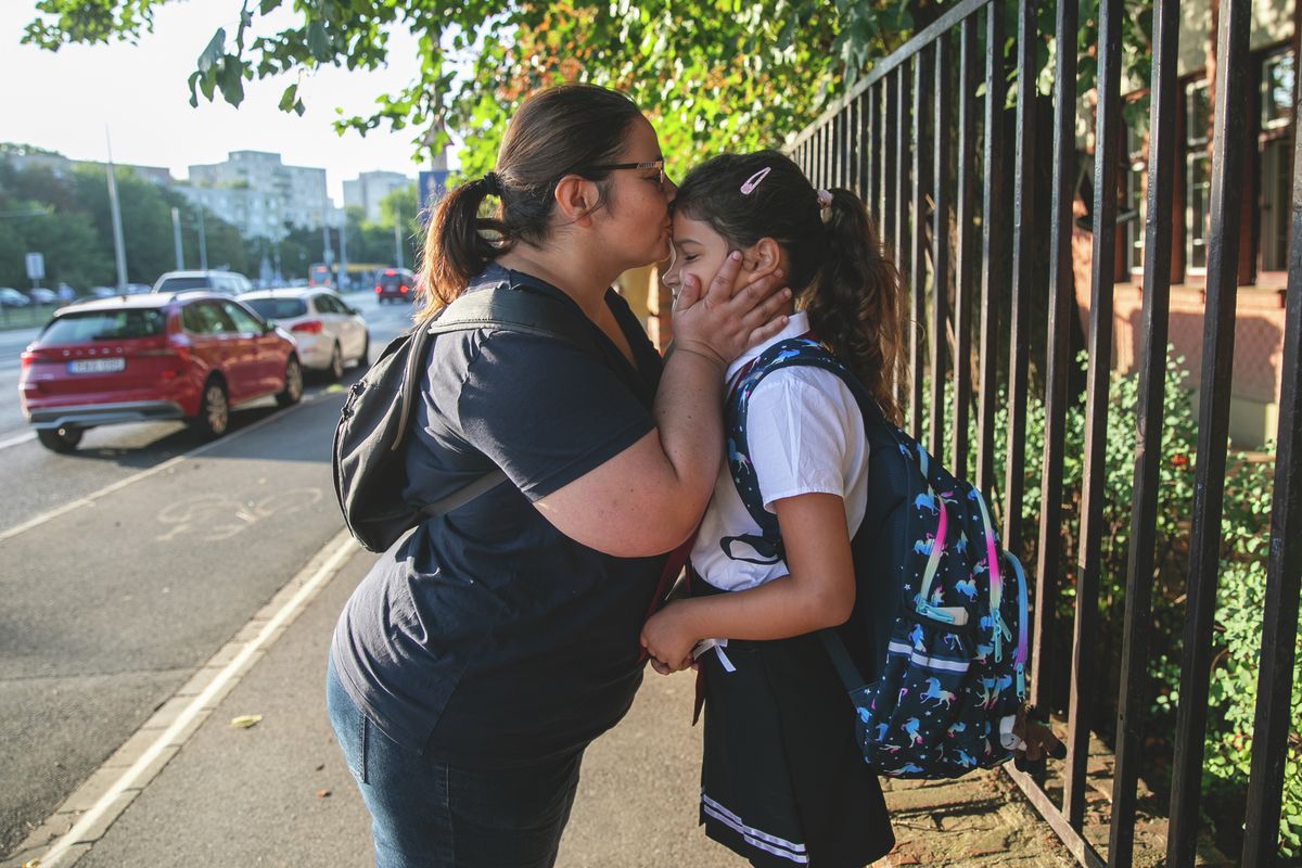 Mariann kislánya, Anna arcára még az iskola előtt adott egy puszit
Haon Debrecen tanév