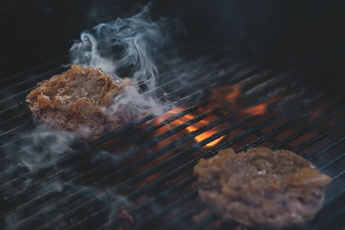 A hamburger sikere a húspogácsán múlik