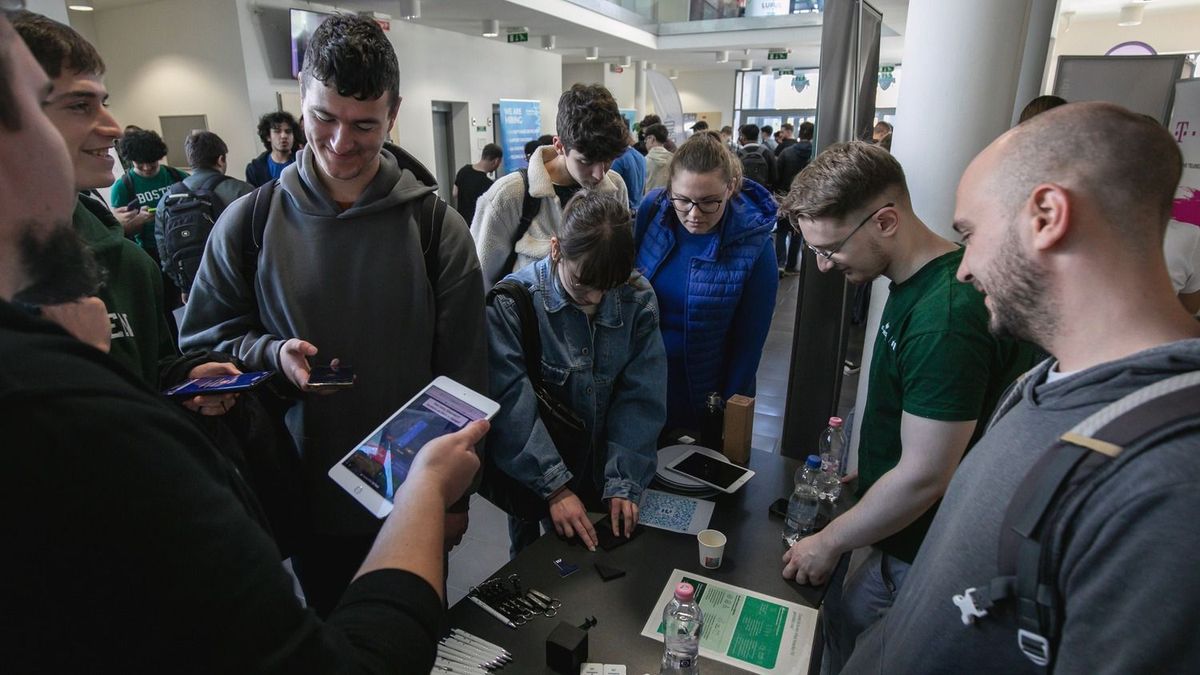 A Debreceni Egyetem Informatikai Kara várja a fiatalokat a szakmai napokon