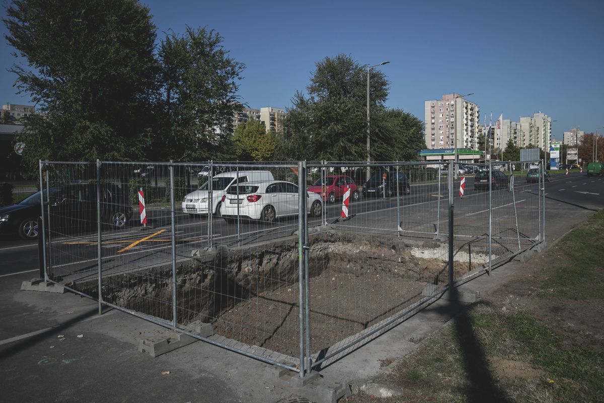 istván út, gödör, sávlezárás Debrecen