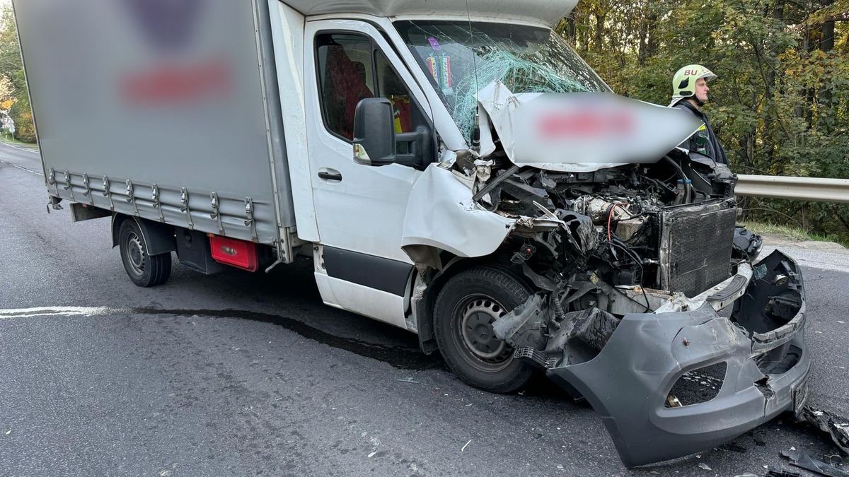 Két kamion ütközött össze hétfő délután a 42-es főúton, Berettyóújfalunál
