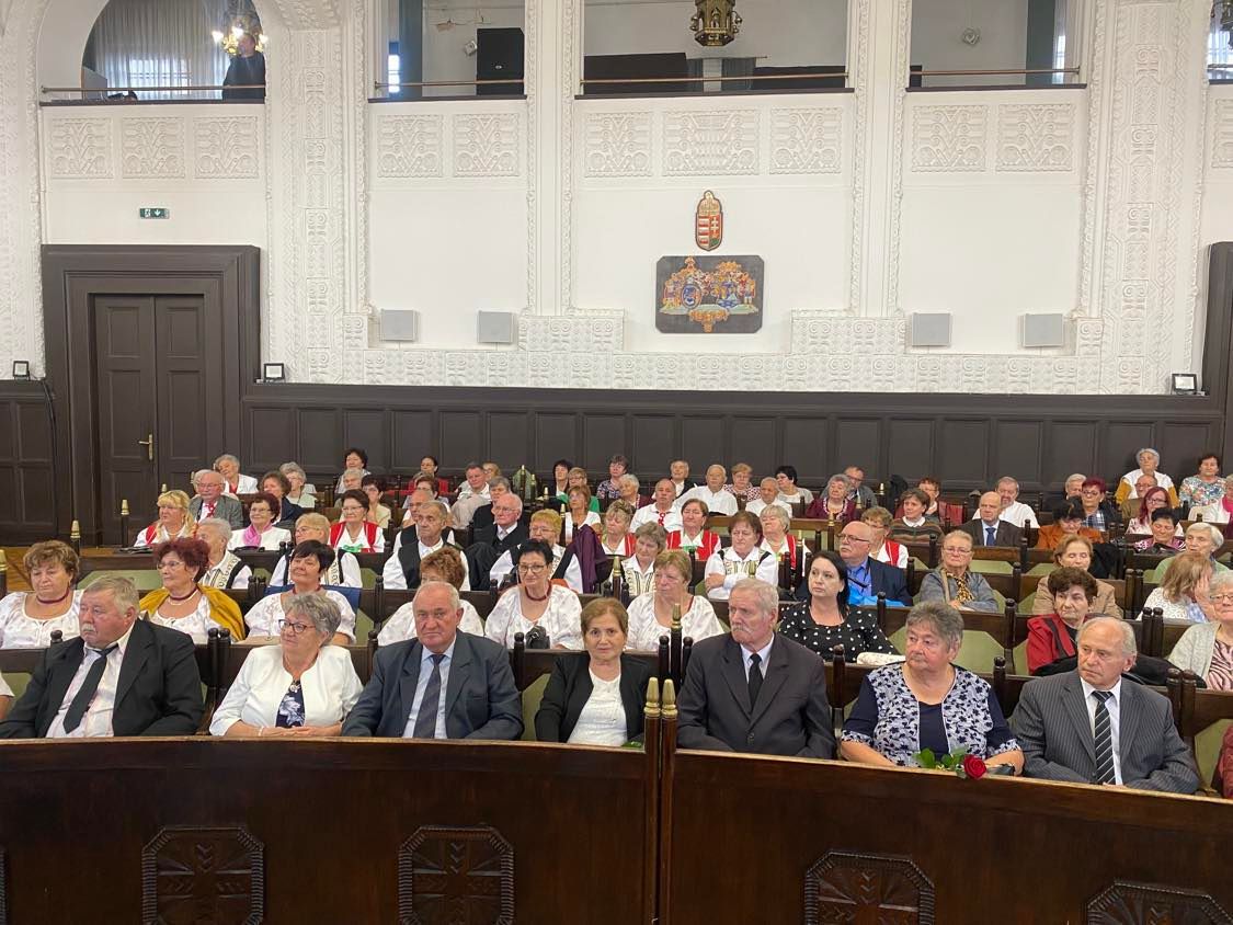 Idősek napja alkalmából találkoztak az Árpád-teremben csütörtökön 