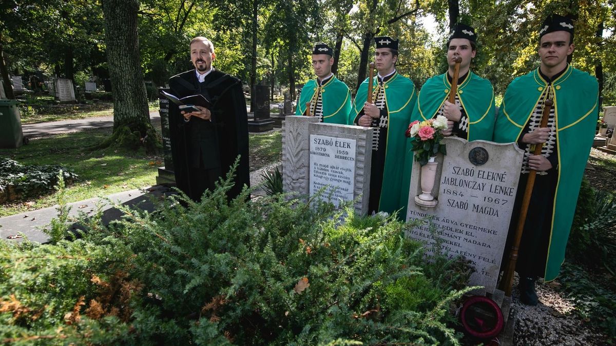 Szabó Magdára emlékeztek a dóczys diákok
