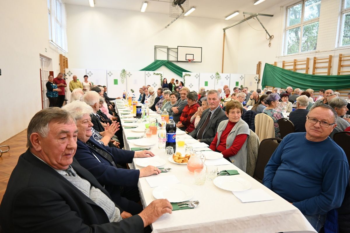 Idén októberben is köszöntötték a körösszegapáti időseket