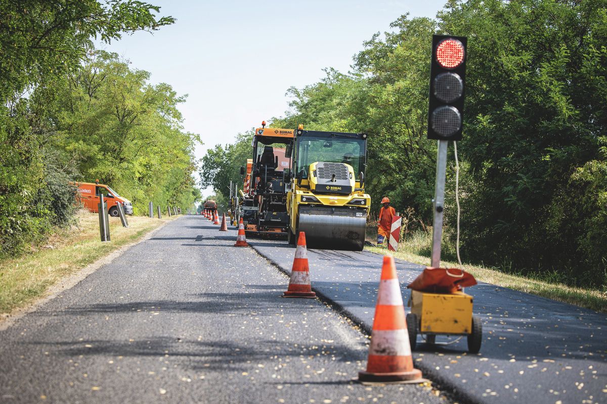 Nagyhegyesen megújul a Micsurin utca teljes 338 méteres aszfaltburkolata