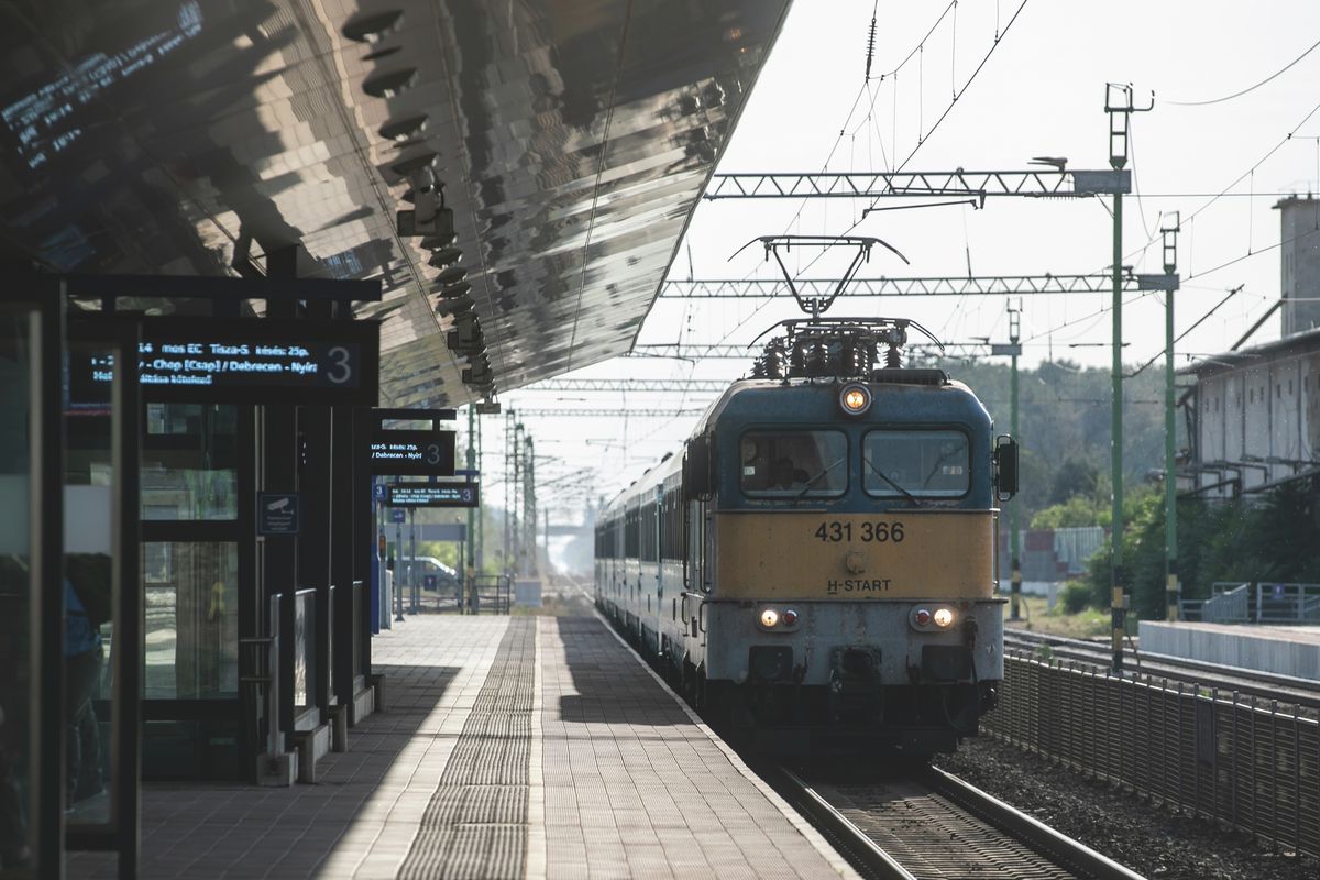 Több járat is késéssel érkezett Debrecenbe