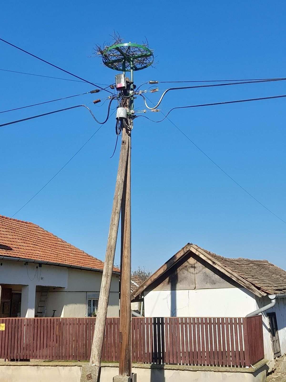 Új gólyafészek tartó létesült a Hortobágyi Nemzeti Park területén