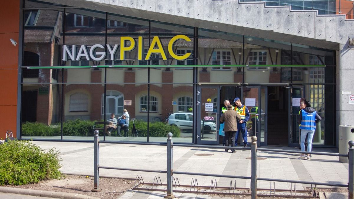 nagypiac, debrecen, kéregető anyuka