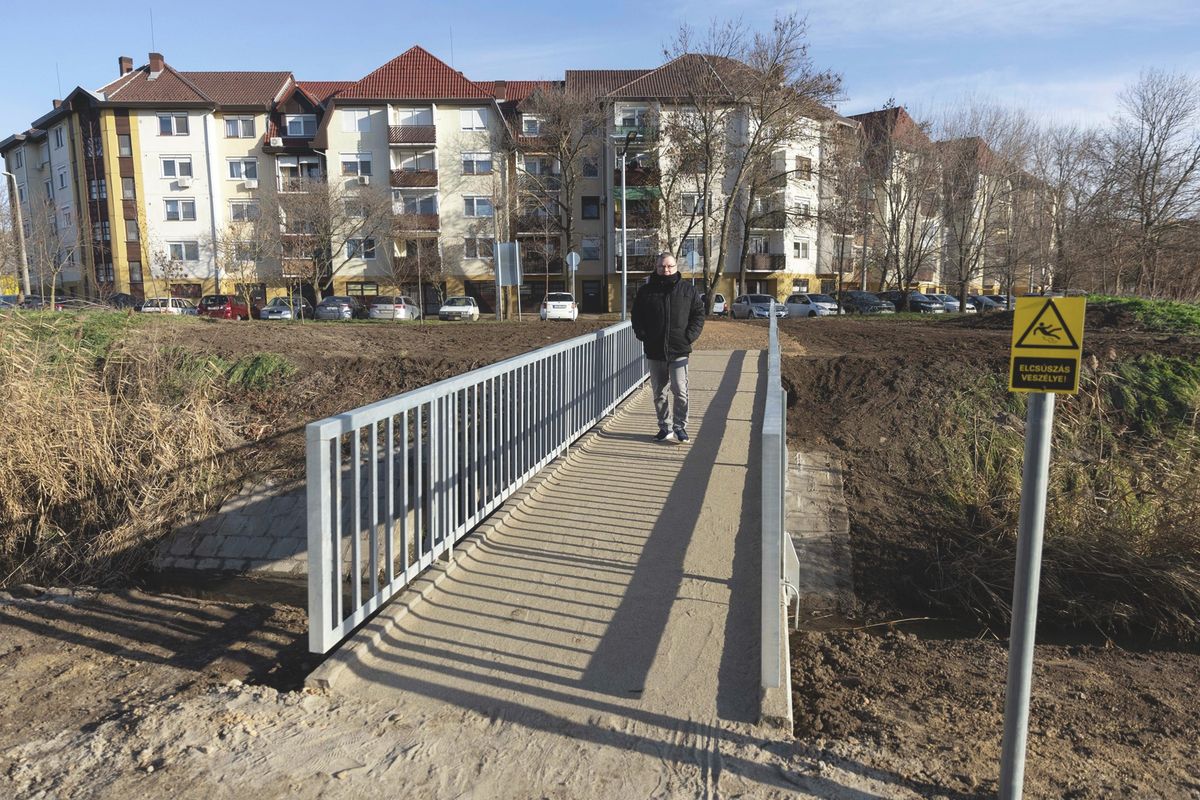 Új híd a Tócóskertben
