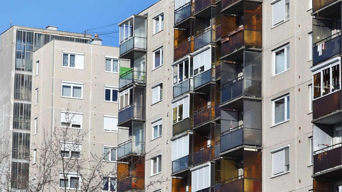 Döbbenet, mennyiért cserélnek gazdát debreceni panellakások