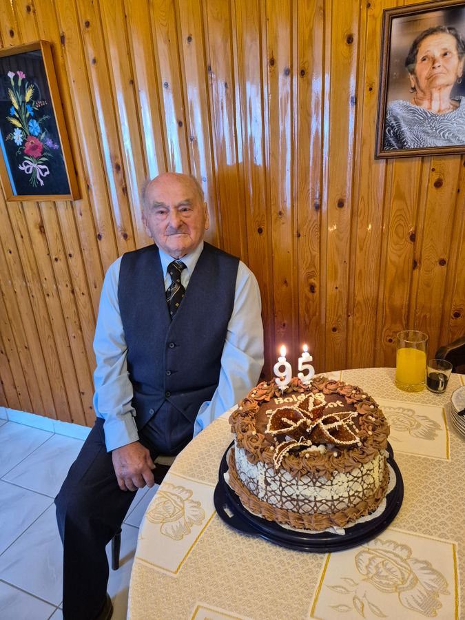 95. születésnapja alkalmából köszöntötték Varju Sanyi bácsit