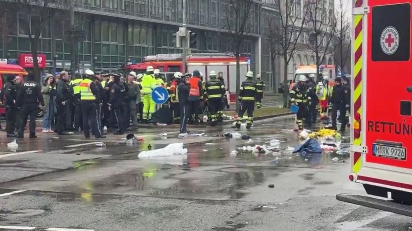 Afgán menedékkérő hajtott autóval emberek közé Münchenben, sokan megsérültek (videó)