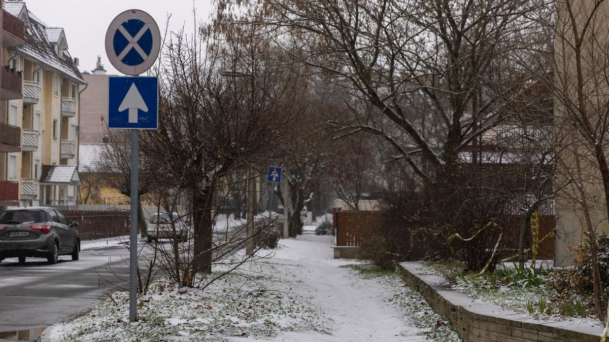 Időjárás: Havazással indult a vasárnap Debrecenben