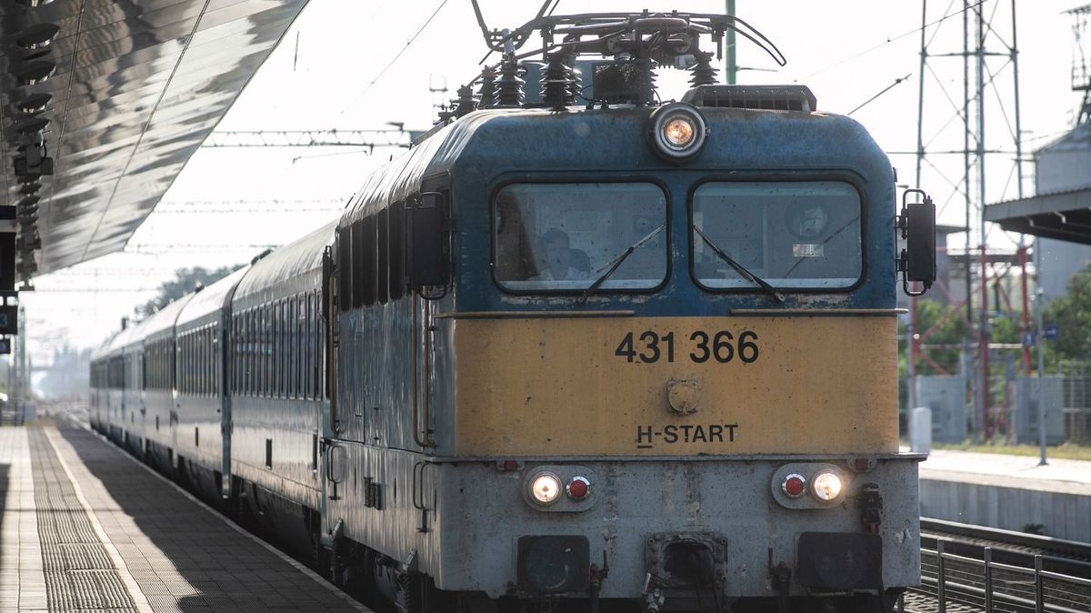 A vonatok menetrendje a délelőtti órákban állhat helyre