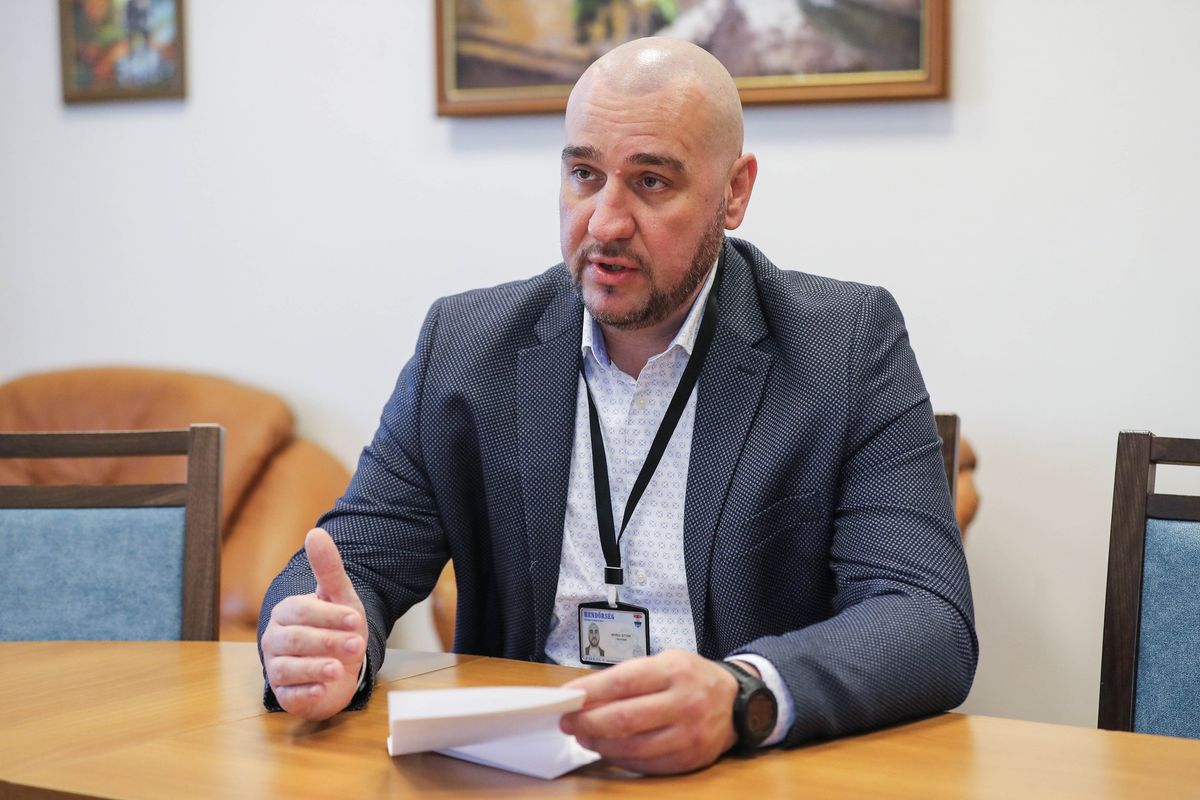 Lekapcsolták a hajdúnánási drogbandát – a részletekről Hevele István alezredes, a Szerencsi Rendőrkapitányság Bűnügyi Osztály vezetője beszélt a Zsaru Magazinban