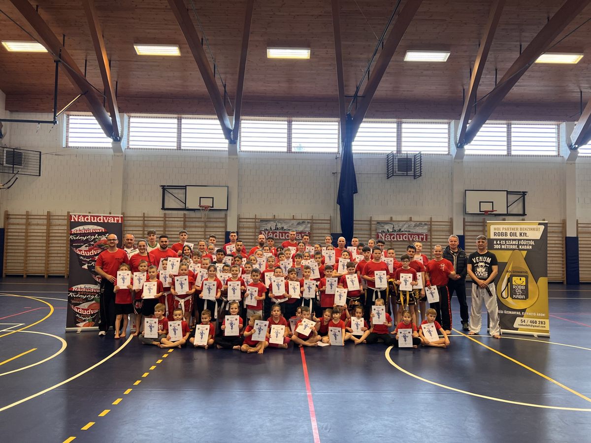 78 fő tett sikerese kick-box övvizsgát Kabán