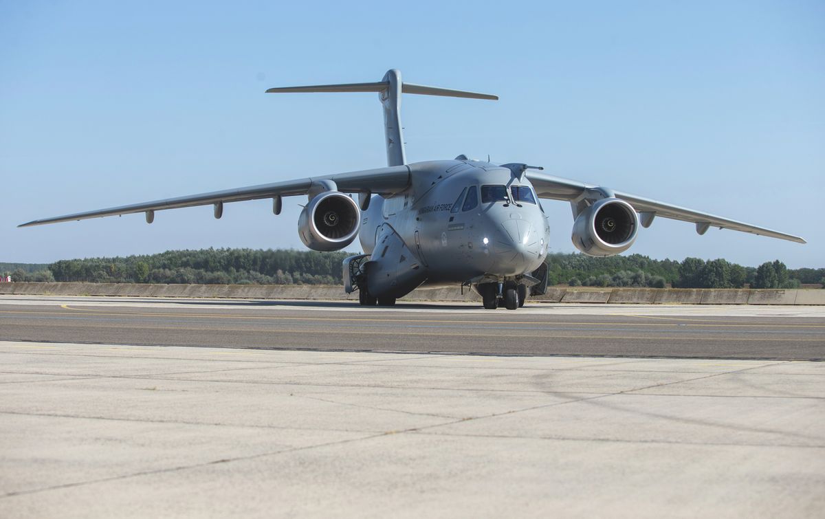 A KC-390 Millenium egy kéthajtóműves, hátsó rámpás katonai szállító repülőgép