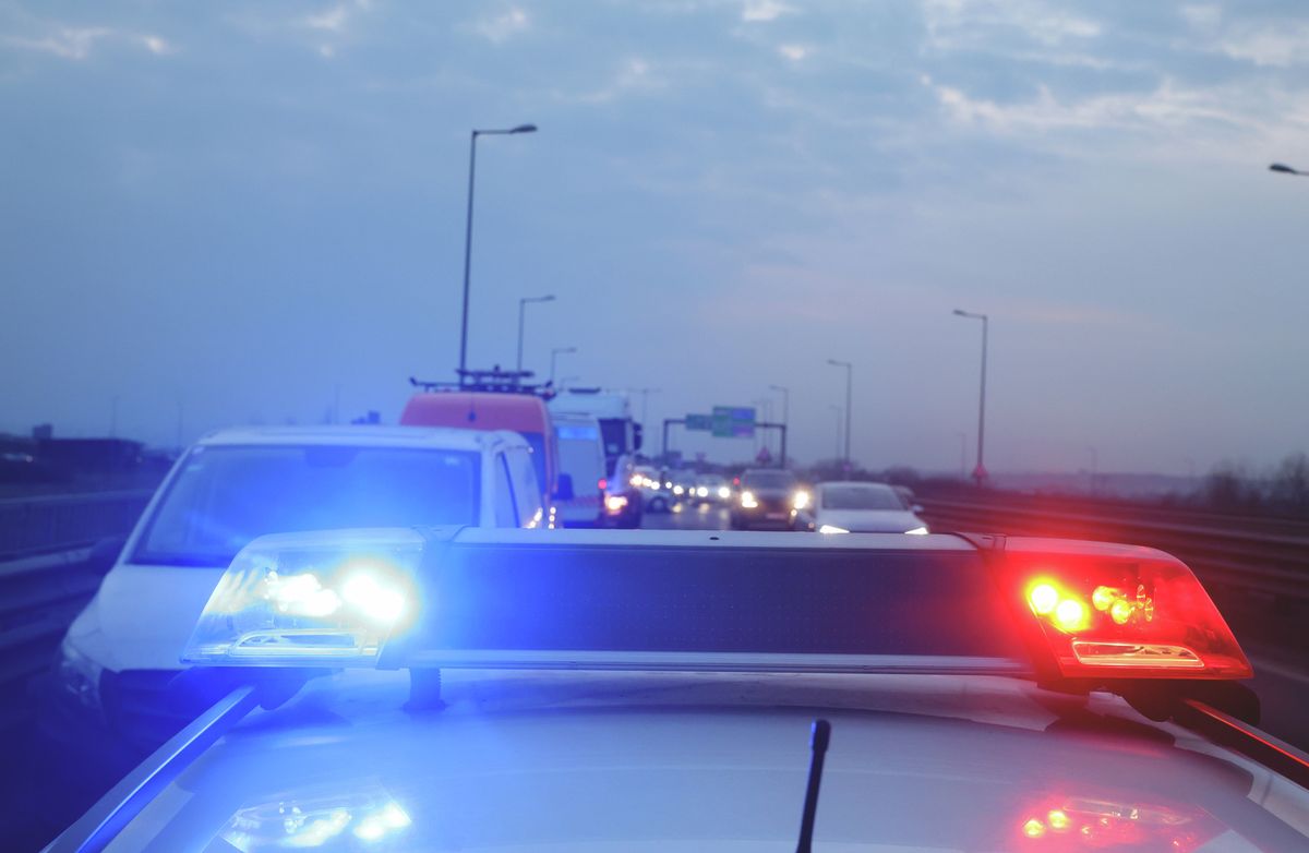 A baleset során két személy is az járművekbe szorult