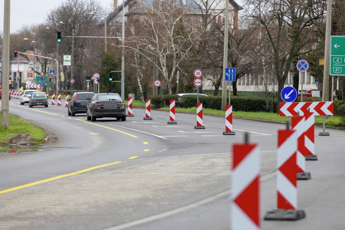 Elkezdődött a forgalomterelés a külsővásártéri csomópont átalakítása miatt