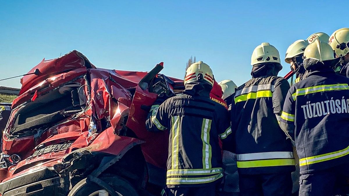 Óriási baleset történt kedd reggel Debrecen közelében, az M35-ös autópályán