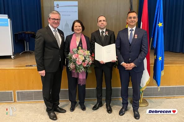 Magyar Arany Érdemkereszt kitüntetést vett át Margit Keikutt