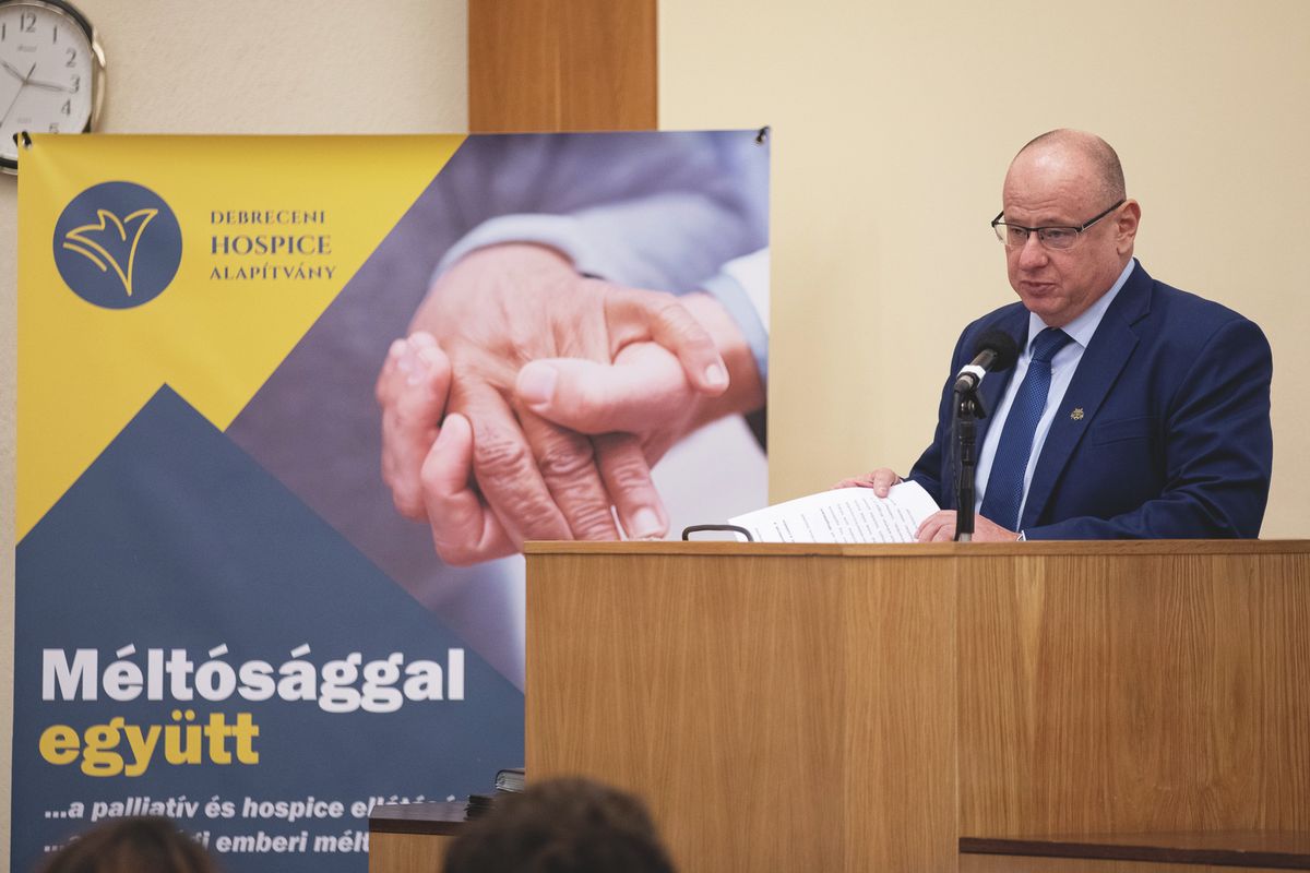 A hospice-palliatív ellátás szükségszerűségéről beszélt Kossa György