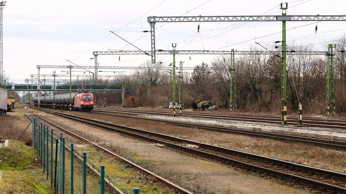 Műszaki meghibásodás történt Szolnokon, késésekre hívta fel a figyelmet a MÁVInform
