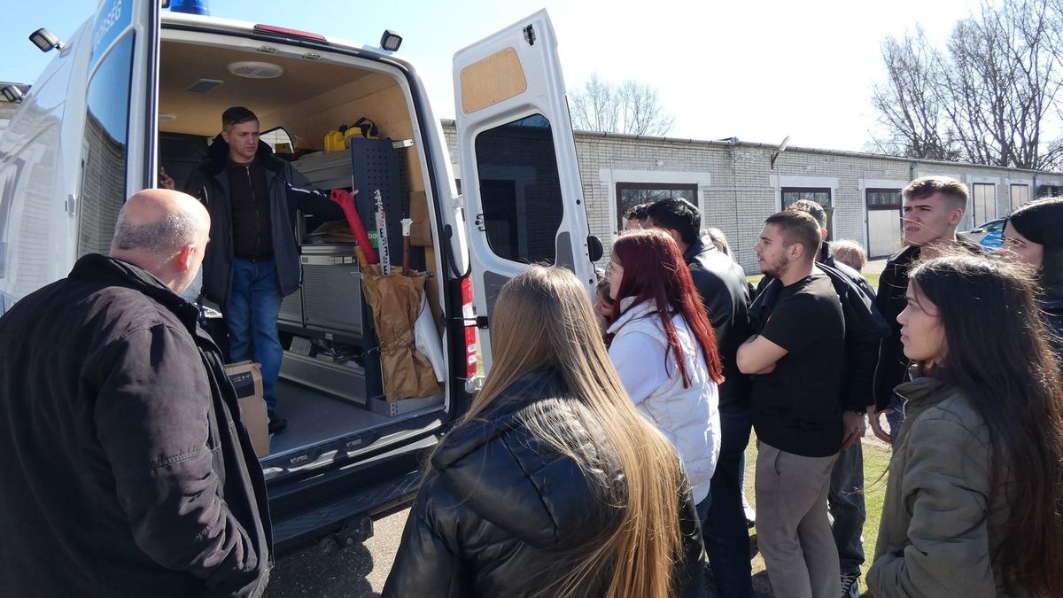 Tanulmányi úton vettek részt a nyíradonyi rendésznövendékek, interaktív bemutatót is tartottak nekik a rendőrség munkatársai