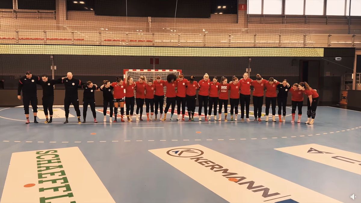 A DVSC kézisei nem véletlenül húztak fel felemás zoknit