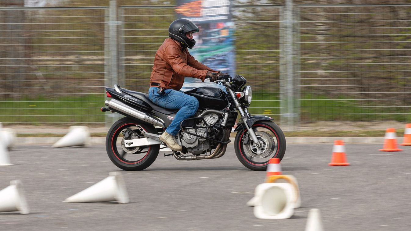 Szép számmal érkeztek női motorosok is a debreceni rendezvényre – fotókkal, videóval