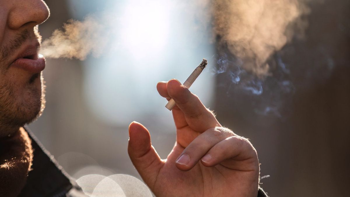 Brutális drágulás jön a dohánytermékeknél, a mértékétől garantáltan kiesik a cigi a szádból!