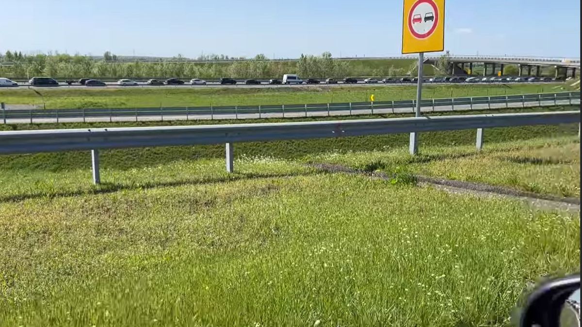 Hatalmas a dugó az M3-as autópálya és az M35-ös csatlakozásánál