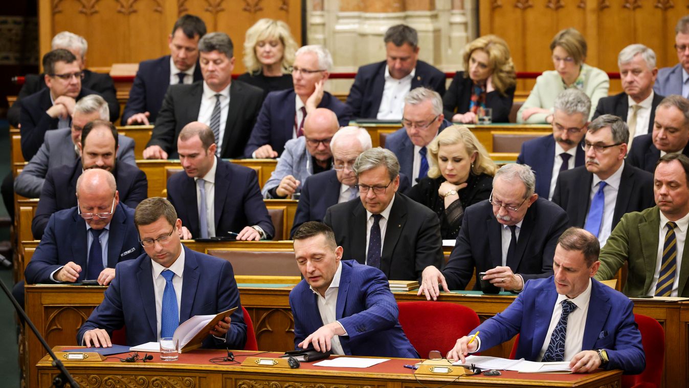 Megszavazta az Országgyűlés az alaptörvény módosítását