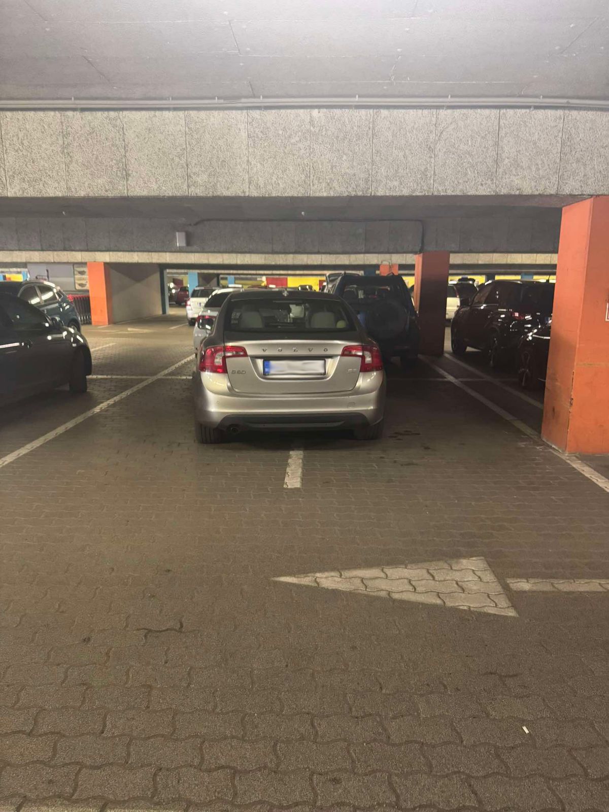 Újabb „mesteri” parkolás borzolta a kedélyeket a Malomparkban