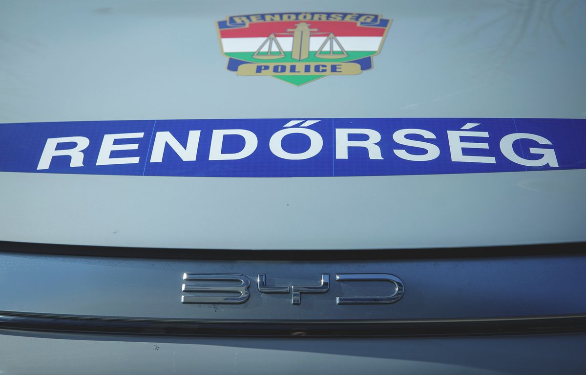 A gyanús csomag kábítószert tartalmazott, amire a rendőrök felfigyeltek