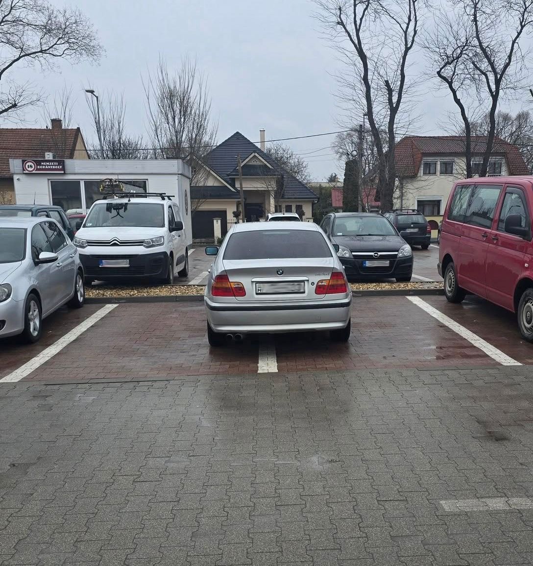 Nem mindig a helyhiány a probléma parkolásnál