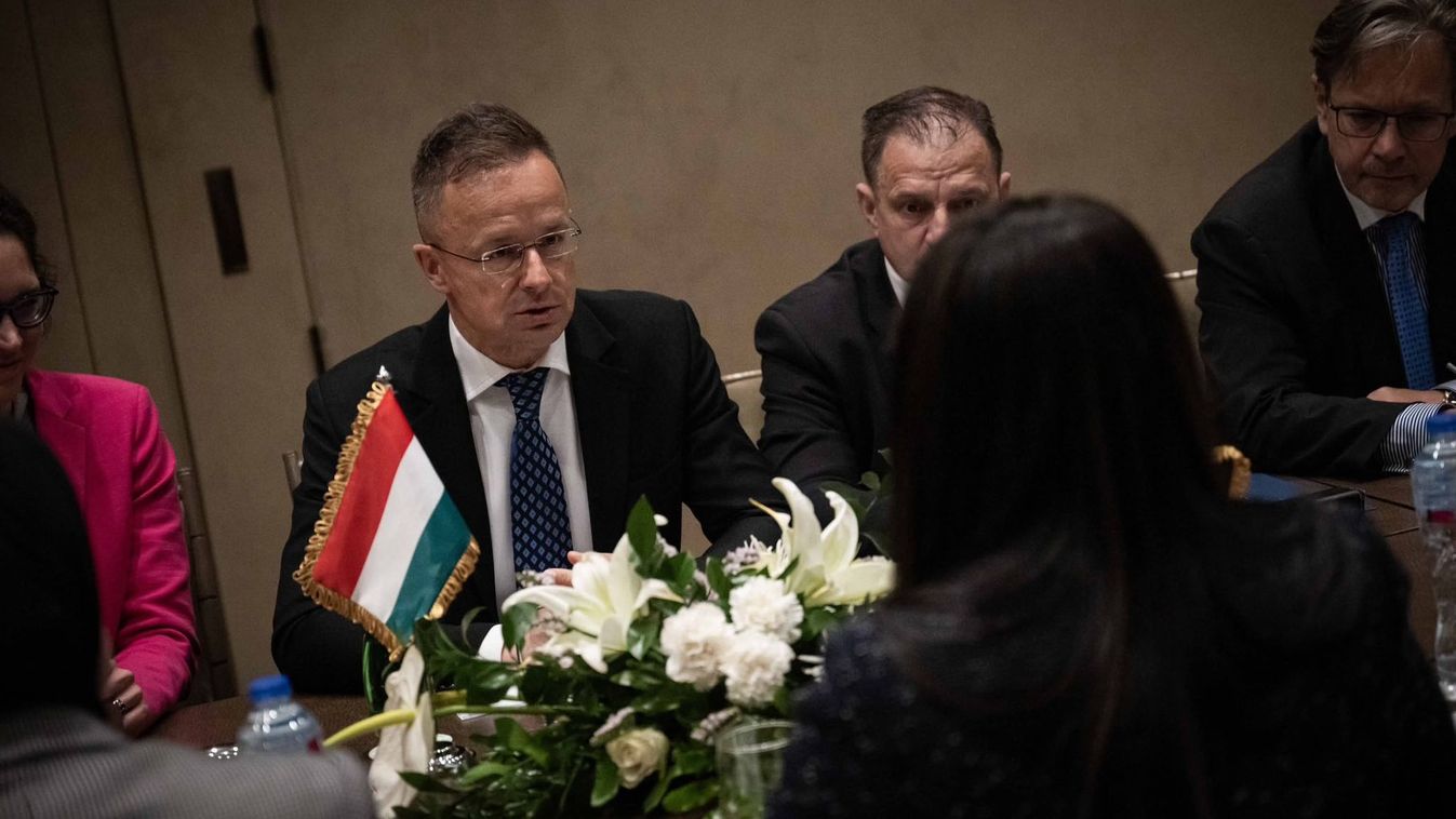 Szijjártó Péter: magyar vállalat építi az Egyiptomot Európával összekötő optikai kábelt (videó)
