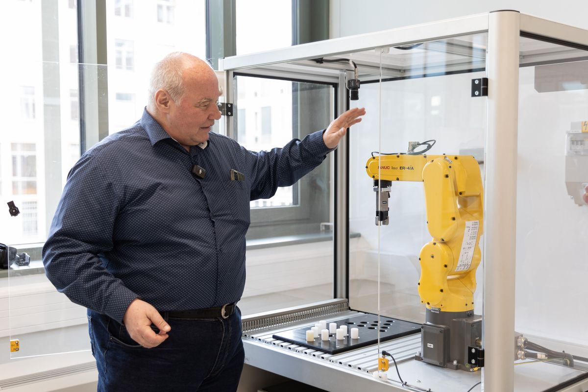 robot, robotok, mesterséges intelligencia, Műszaki Kar, Debreceni Egyetem