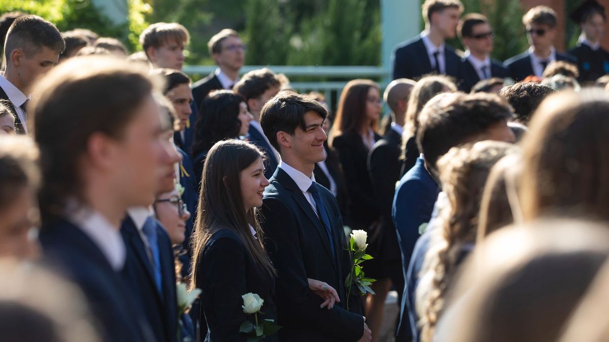 Ballagást tartottak szerdán a Tóth Árpád Gimnáziumban
