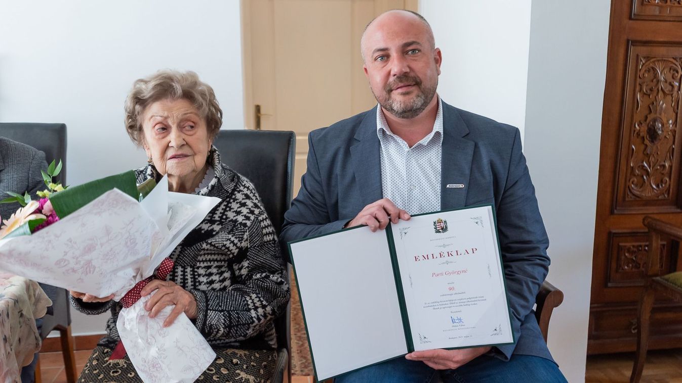 A debreceni Parti Györgyné május 11-én töltötte be 90. életévét