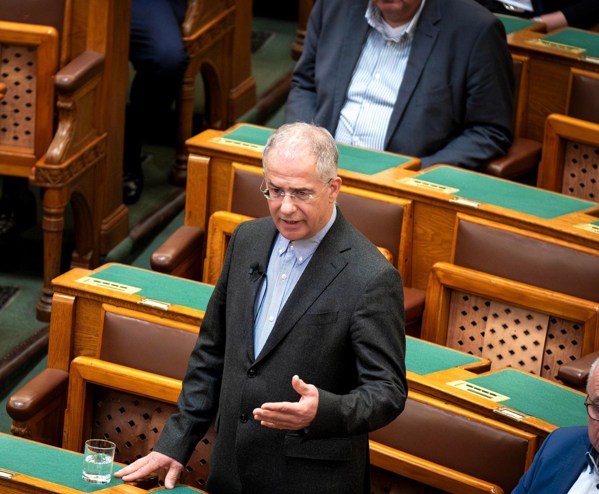 Az összes frakció támogatását megkapta Kósa Lajos törvényjavaslata