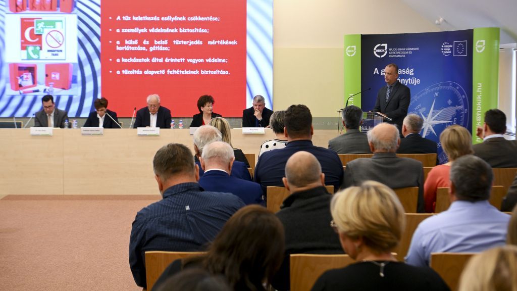 Pintér Antal Tamás tartott előadást a tűzmegelőzésről Debrecenben