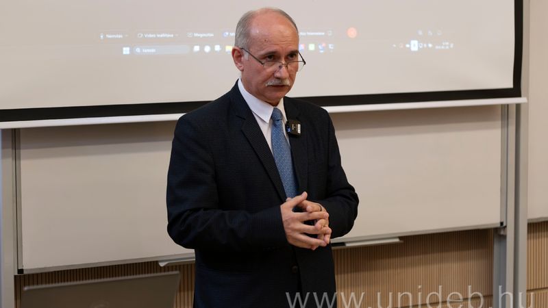 Gál Zoltán, a DE IK Informatikai Rendszerek és Hálózatok Tanszékének vezetője