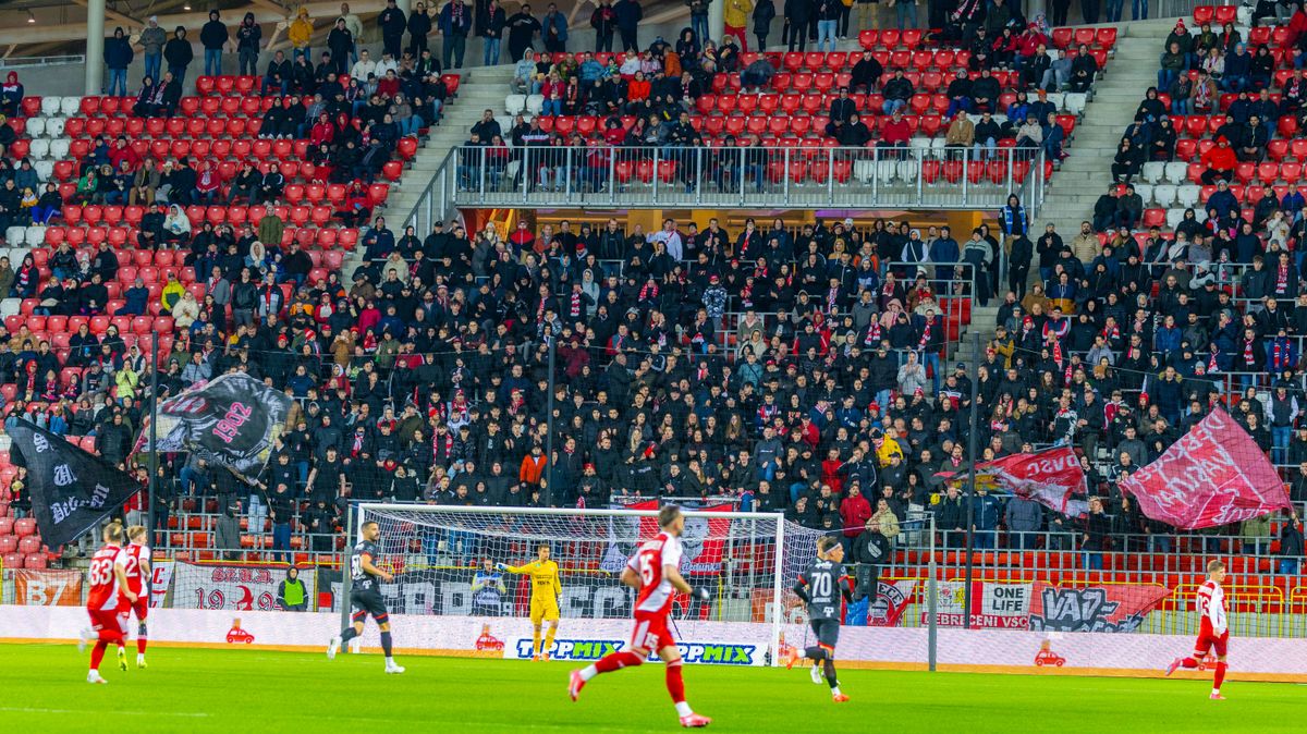 20250405-szurkoloi-galeria (41)