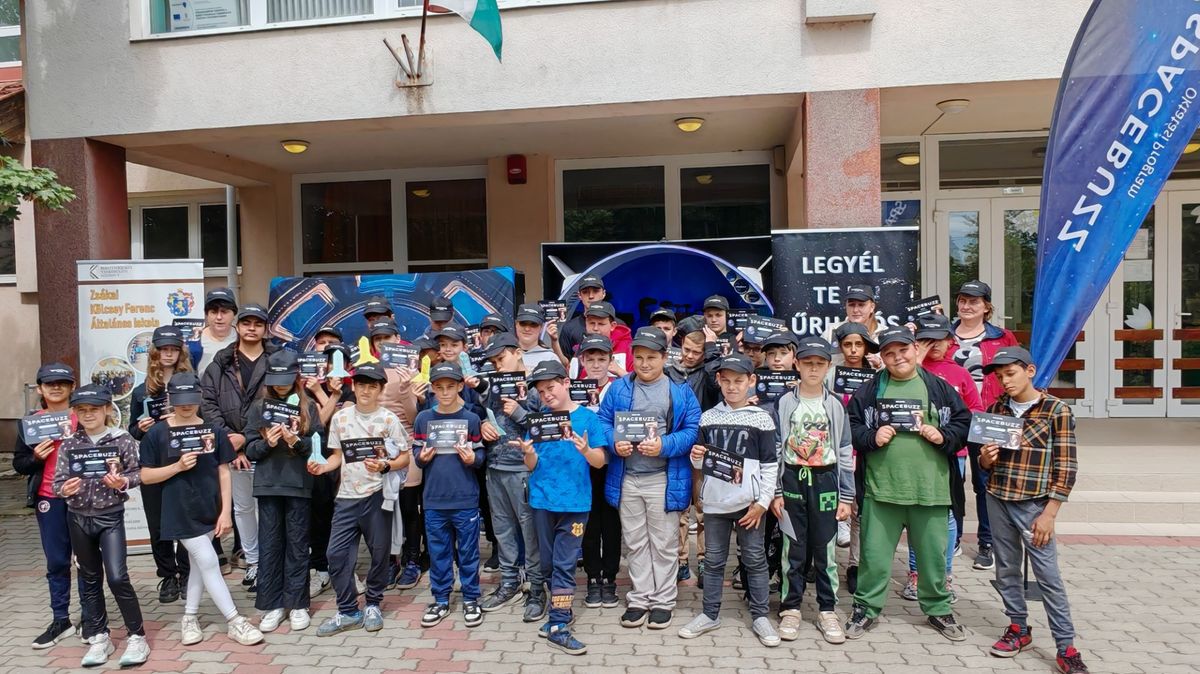 39 diákkal és 3 tanárral csatlakozott a zsákai csapat a Spacebuzz programra